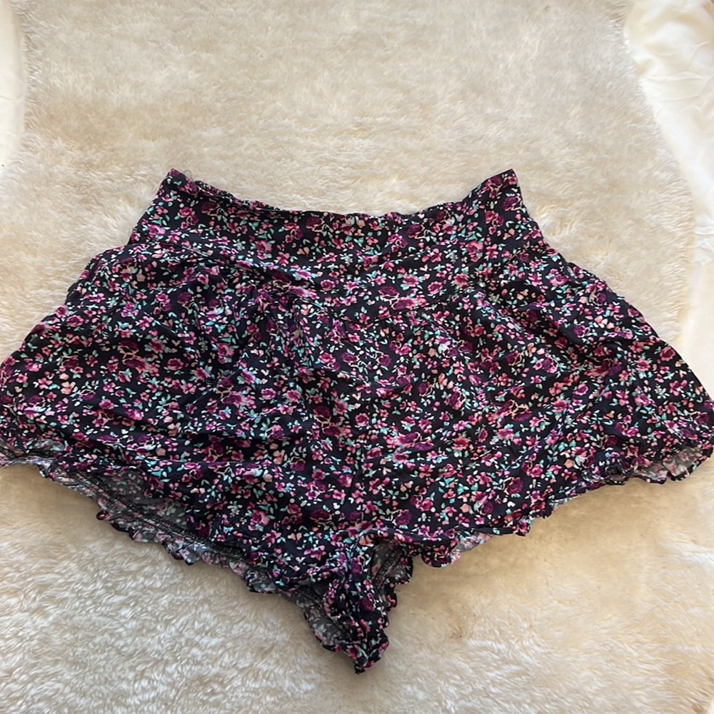 Floral shorts - American Eagle XS - elastic waist